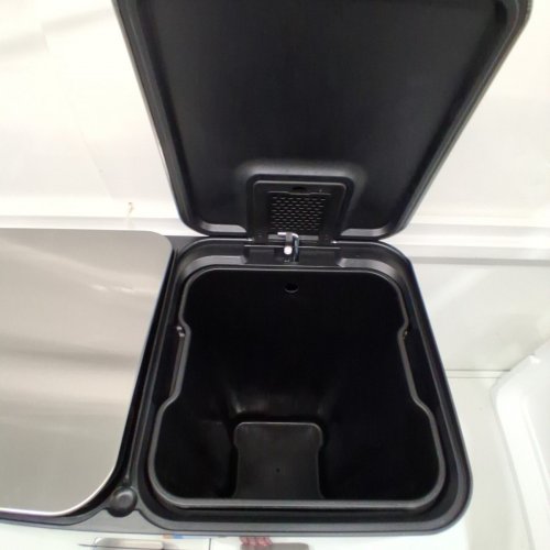 GARVEE DUAL COMPARTMENT STEP PEDDAL SOFT-CLOSE LID TRASH CAN - 32L (16L + 16L) - STAINLESS STEEL /BLACK (MODEL: PHK_33UVXAS9) image 4