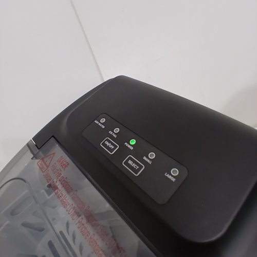 ECOZY PORTABLE COUNTERTOP ICE MAKER - MAKES 26LBS A DAY - 115V - BLACK - (MODEL: IM-BS260C) image 2