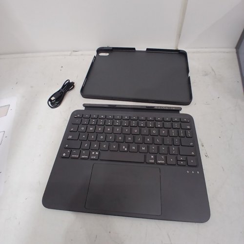 ESR DETACHABLE WIRELESS KEYBOARD CASE WITH TRACKPAD FOR IPAD AIR 11 - GREY (MODEL: 6B032) image 3