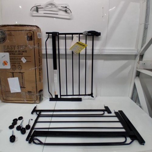 REGALO EASY STEP EXTRA WIDE METAL SAFETY GATE - 30" X 29" - 49" - BLACK (MODEL: 1164EBDS) image 2