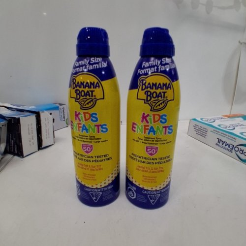 2 KIDS BANANA BOAT VALUE SIZE TEAR FREE SPRAY SUNSCREEN - SPF50 - 226G/EACH image 3