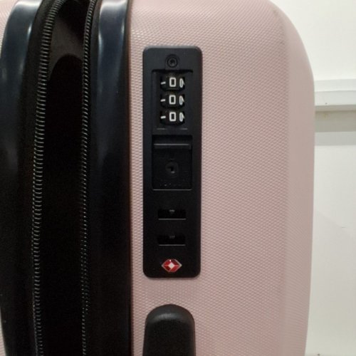 3PC JETSTREAM HARDSIDE CARRY-ON LUGGAGE WITH SPINNER WHEELS AND TWO PACKING CUBES - 20"/14" X 3" X 9" - PINK FOG/BLACK image 4