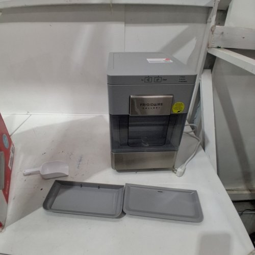 FRIGIDAIRE GALLERY COUNTERTOP CRUNCHY CHEWABLE NUGGET ICE MAKER WITH STAINLESS STEEL TRIM & AUTO SELF-CLEANING FUNCTION - 33 LBS - GREY - (MODEL: EFIC220-GREY-6COM) image 3