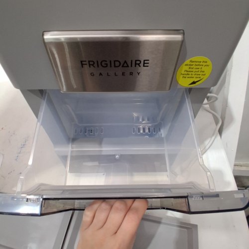 FRIGIDAIRE GALLERY COUNTERTOP CRUNCHY CHEWABLE NUGGET ICE MAKER WITH STAINLESS STEEL TRIM & AUTO SELF-CLEANING FUNCTION - 33 LBS - GREY - (MODEL: EFIC220-GREY-6COM) image 5