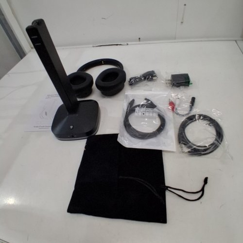 VANTEK WIRELESS TV HEADPHONES WITH TRANSMITTER AND CHARGING STAND - BLACK (MODEL: TV996 N9) image 3
