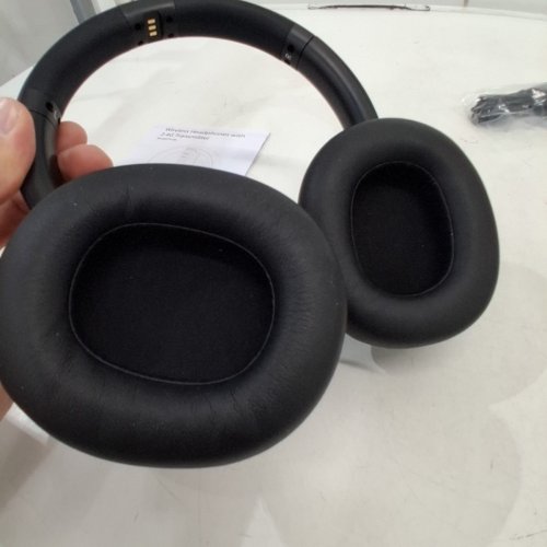 VANTEK WIRELESS TV HEADPHONES WITH TRANSMITTER AND CHARGING STAND - BLACK (MODEL: TV996 N9) image 4