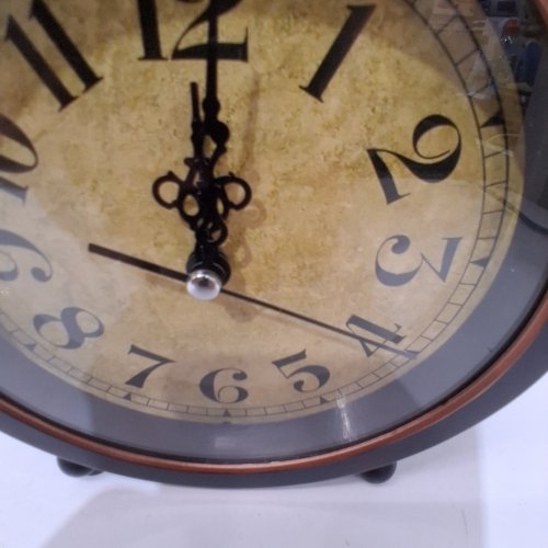 RETRO ANALOG QUARTZ ALARM CLOCK - 5" - ROMAN BLACK image 2