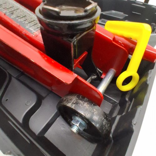 TORIN BIG RED JACKS HYDRAULIC TROLLEY WITH CARRYING STORAGE CASE - 1 1/2-TON CAPACITY - RED (MODEL:‎ T820014S) image 3
