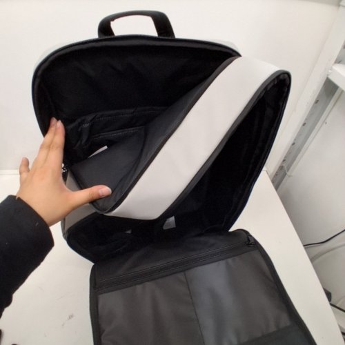 LENOVO LEGION GAMING LAPTOP BACKPACK WITH 3 MAIN COMPARTMENTS AND 19 SPECIALIZED POCKETS - FITS 17" LAPTOPS - 21L CAPACITY - WATER RESISTANT - LIGHT GREY (MODEL: GB800) image 4