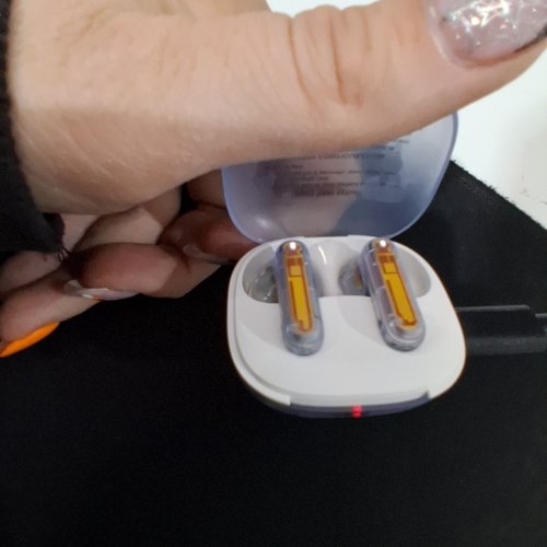 ONN MINI STICKS CLEAR AND WHITE WIRELESS BLUETOOTH EARBUDS WITH NOISE CANCELING - WHITE image 2