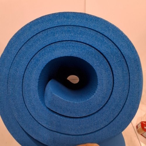 AMAZON BASICS THICK EXERCISE YOGA MAT WITH CARRYING STRAP - 74" X 31" X 1" - AQUA image 4