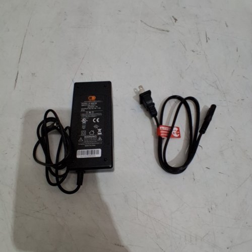 AC/DC ADAPTER WITH NON-POLERIZED CABLE - 42V image 3