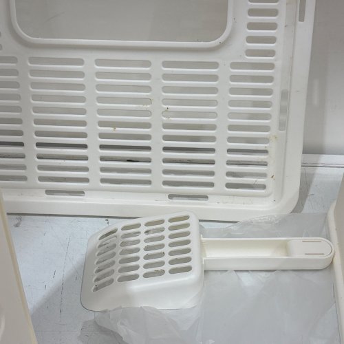 HELLOMIAO FULLY ENCLOSED FOLDABLE DRAWER-TYPE CAT LITTER BOX WITH LID AND PLASTIC SCOOP - WHITE - (MODEL: MSP-13) image 3