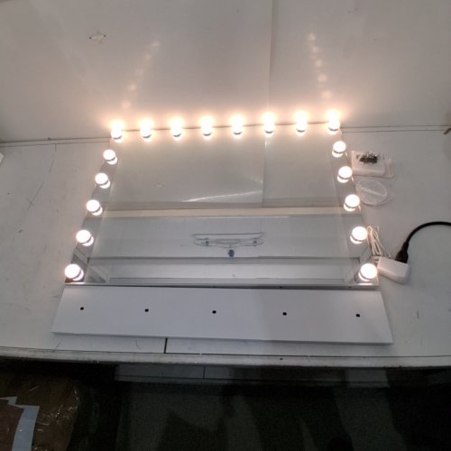 HALUMAO SMART TOUCH DIMMABLE VANITY MIRROR WITH 3 COLOUR LIGHTS AND USB CHARGING PORT - 31.5" X 23.6"- WHITE /GOLD image 2