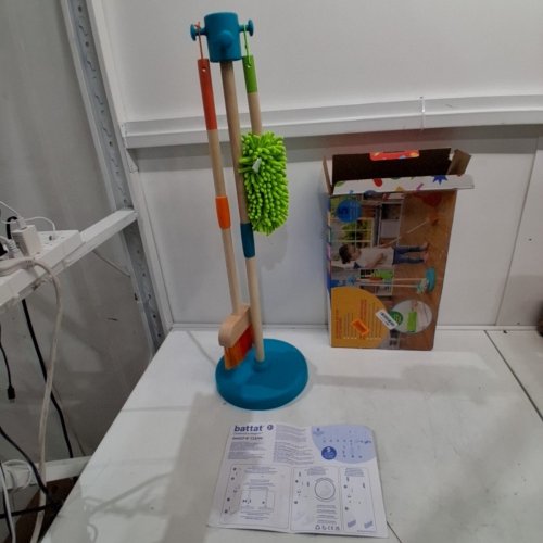 BATTAT KID'S CLEANING PRETEND PLAY KIT SWEEP N' CLEAN - MULTICOLOR (MODEL: BT4732CIZ) image 2
