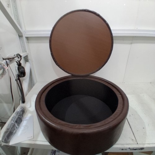 COLAMY LEATHER ROUND STORAGE OTTOMAN WITH REVERSIBLE TRAY LID -25" - BROWN (MODEL: K311) image 5