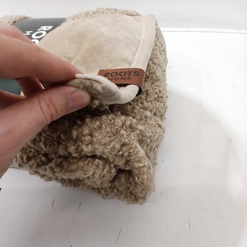 ROOTS HOME SHERPA THROW BLANKET - 50" X 70" - BEIGE (ITEM: 2620482) image 3