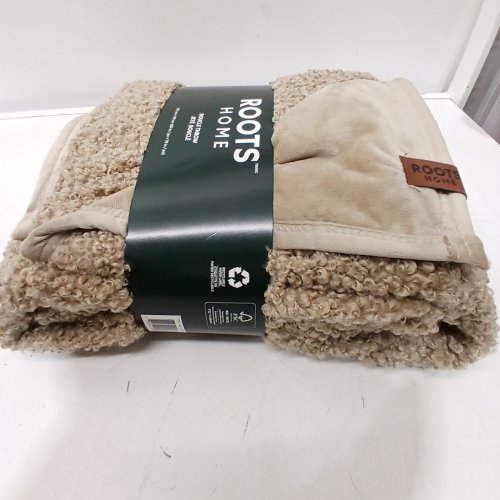 ROOTS HOME SHERPA THROW BLANKET - 50" X 70" - BEIGE (ITEM: 2620482) image 4