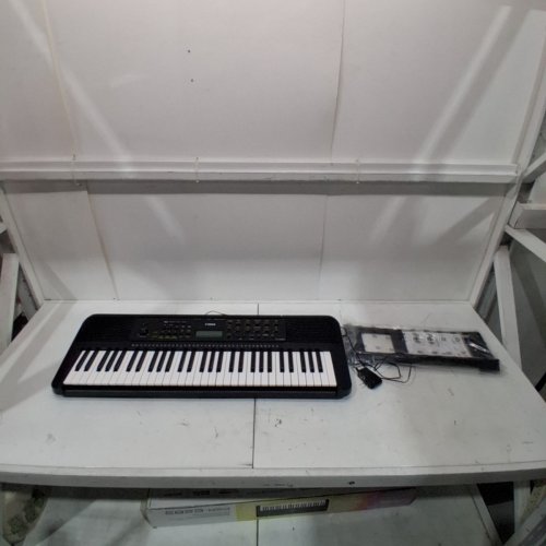 YAMAHA 61-KEY PORTABLE ELECTRIC KEYBOARD WITH LESSON FUNCTION, SMART CHORD, & RECORD FUNCTION - BLACK (MODEL: PSR-E283) image 3