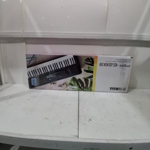 YAMAHA 61-KEY PORTABLE ELECTRIC KEYBOARD WITH LESSON FUNCTION, SMART CHORD, & RECORD FUNCTION - BLACK (MODEL: PSR-E283) image 5