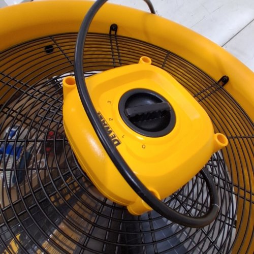 DEWALT 3 SPEED ADJUSTABLE INDUSTRIAL DRUM FAN - 18" 120V - (MODEL - DXF184) image 3