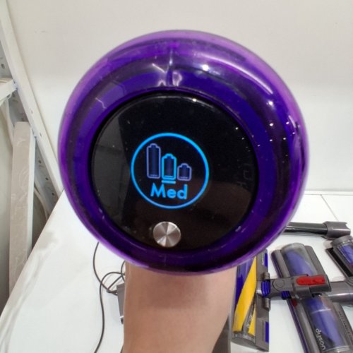 DYSON V15 DETECT PLUS CORDLESS MULTI-PURPOSE VACUUM CLEANER WITH ATTACHMENTS - GREY (MODEL: SV47) image 4