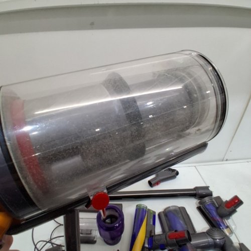 DYSON V15 DETECT PLUS CORDLESS MULTI-PURPOSE VACUUM CLEANER WITH ATTACHMENTS - GREY (MODEL: SV47) image 5