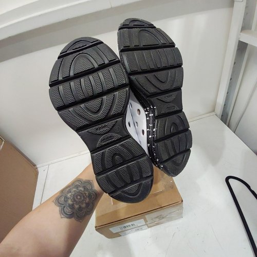 UNISEX KANE REVIVE ACTIVE RECOVERY SHOE - SIZE 12 (WOMEN SIZE 14) - BLACK/WHITE SPECKLE. image 3