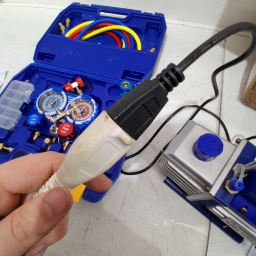 PBAAUTOS VACUUM PUMP AND 3-WAY MANIFOLD GAUGE SET FOR REFRIGERATION RECHARGING & MAINTENANCE- 4 CFM, 1/3 H/P, 600PSI - BLUE (MODEL: ‎4CFM-01LT) image 2