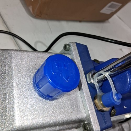PBAAUTOS VACUUM PUMP AND 3-WAY MANIFOLD GAUGE SET FOR REFRIGERATION RECHARGING & MAINTENANCE- 4 CFM, 1/3 H/P, 600PSI - BLUE (MODEL: ‎4CFM-01LT) image 6