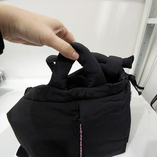 OLEND ONA COMPACT SOFT BAG - BLACK image 4