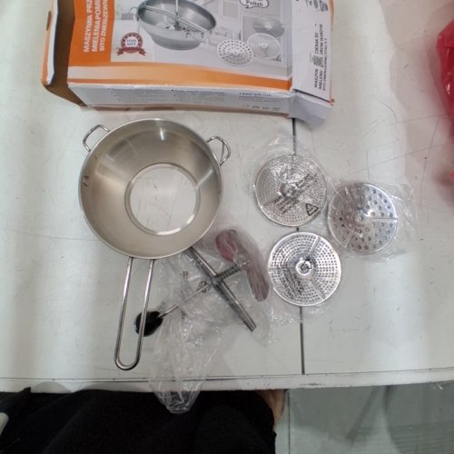 4PC ROTARY FOOD MILL WITH INTERCHANGEABLE DISCS FOR STRAINING, MASHING, GRINDING - 7.5" X 3.1" -STAINLESS STEEL image 2