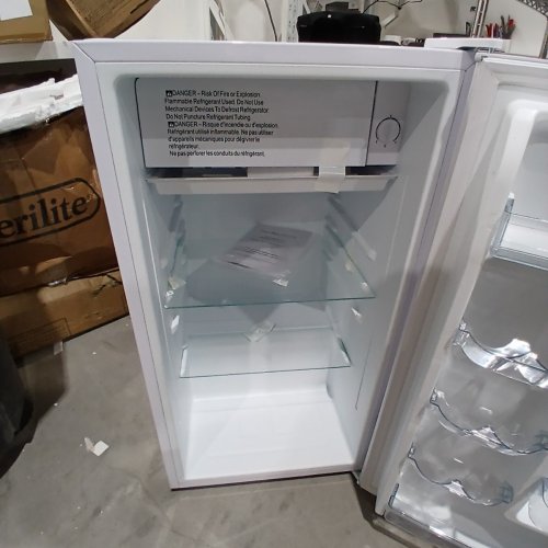 HAMILTON BEACH 3.3CUFT COMPACT REFRIGERATOR - WHITE - (MODEL: HBR33MWEE02) image 6