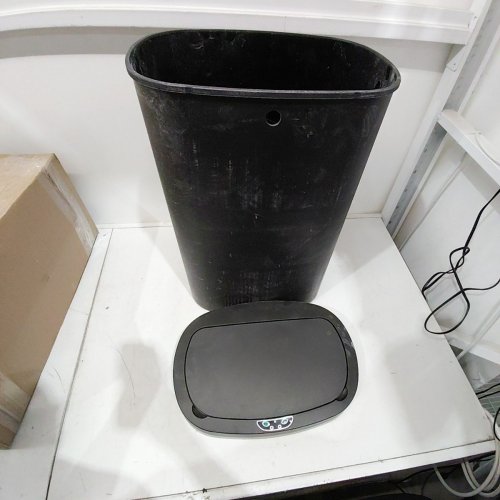 TOUCHLESS MOTION SENSOR TRASH CAN - 13 GAL - BLACK image 3