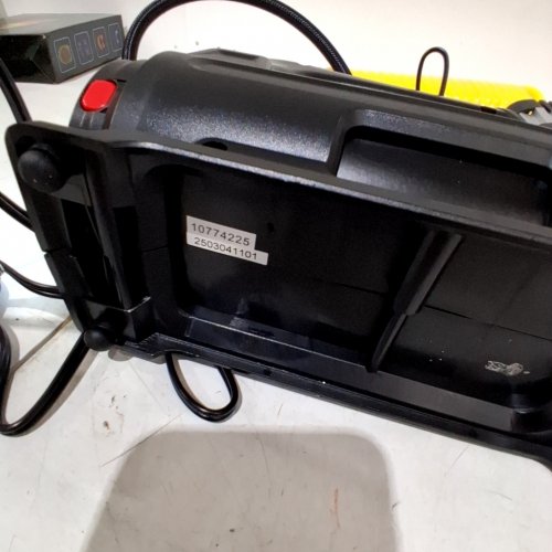 HYPER TOUGH HEAVY-DUTY DIGITAL TIRE INFLATOR - 12 V - BLACK image 3