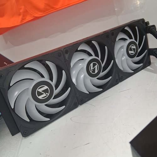 LIAN-LI GALAHAD II LCD CPU LIQUID COOLER, SL-INFINITY FAN - 360MM - BLACK (MODEL: GA2ALCD36INB) image 6