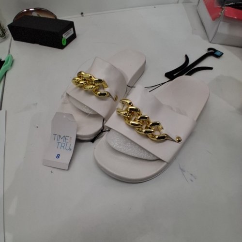WOMEN'S TIME AND TRU CHAIN STRAP SANDALS - SIZE 8 - WHITE image 2