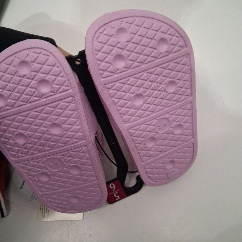 GIRL'S GEORGE TODDLER POOL SLIDES - SIZE 5-6 - PURPLE/BUTTERFLY image 3