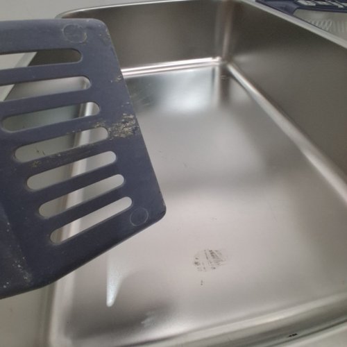 STAINLESS STEEL SIFTING LITTER BOX WITH SCOOP -BLUE image 3