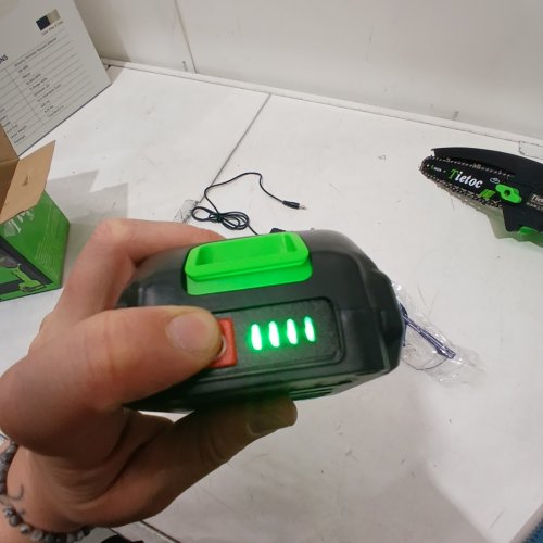 TIETOC 6" CORDLESS MINI HANDHELD CHAINSAW WITH 21V BATTERY - 880W - GREEN image 2