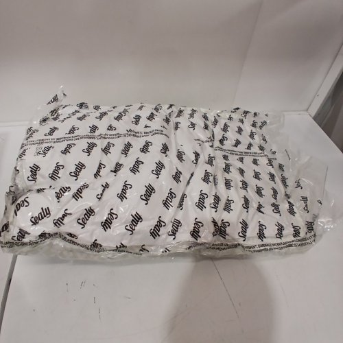 2PK SEALY STERLING COLLECTION DOWN ALTERNATIVE PILLOWS - QUEEN / 20" X 28" - WHITE/GREEN image 2