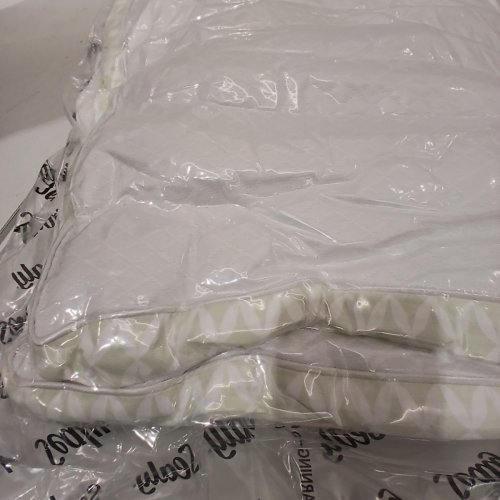 2PK SEALY STERLING COLLECTION DOWN ALTERNATIVE PILLOWS - QUEEN / 20" X 28" - WHITE/GREEN image 3