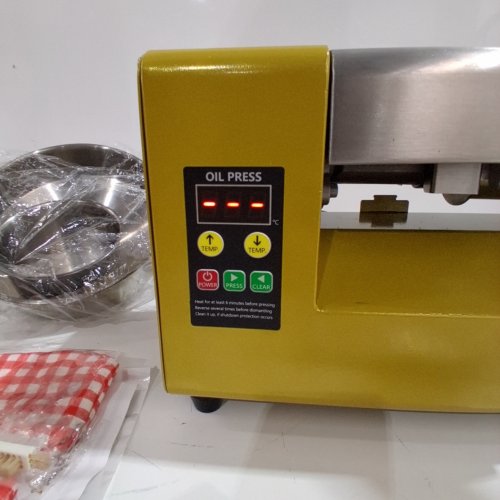 OIL PRESS MACHINE - 1500W - GOLD image 2