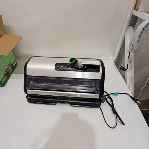 2-IN-1 FOODSAVER VACUUM SEALER WITH EXPRESS BAG MAKER - (MODEL: FM5200) image 3