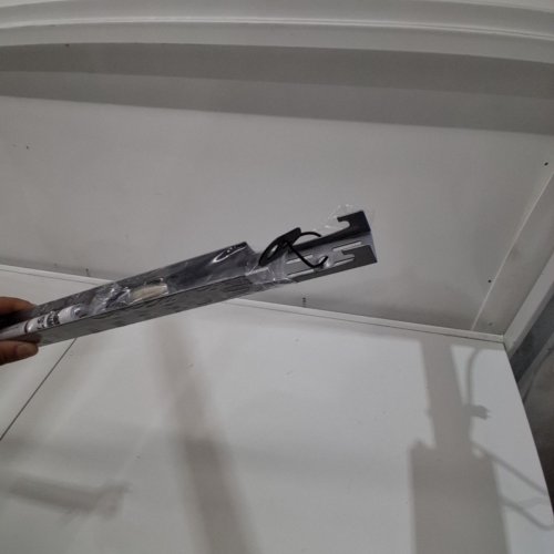 RUBBERMAID FASTTRACK UPRIGHT GARAGE RAIL - 47.5" image 4