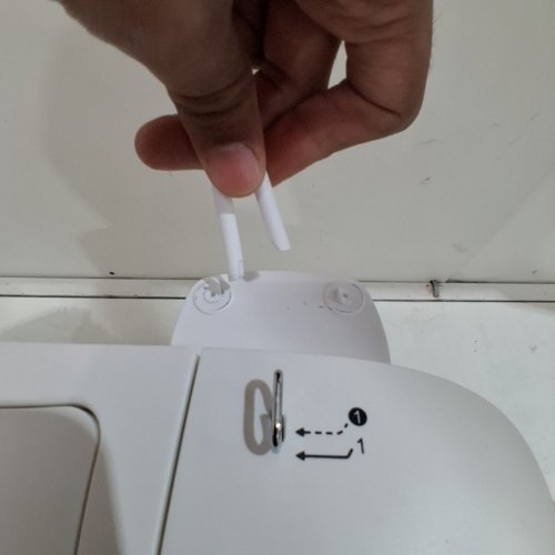 SINGER M1500 SEWING MACHINE, WHITE image 5