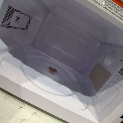 DANBY COUNTERTOP MICROWAVE - 700W - 0.7CU.FT - BLACK (MODEL: DBMW0721BBB) image 4