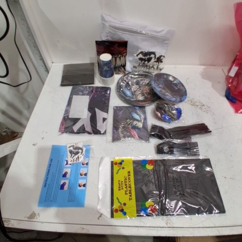 113PC VENOM PART DECORATIONS & TABLEWARE SET - MULTICOLOURED image 2