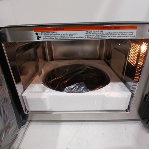 BLACK+DECKER 5-IN-1 MICROWAVE OVEN WITH AIR FRY- BLACK (MODEL: ES9P032NA-CA) image 3