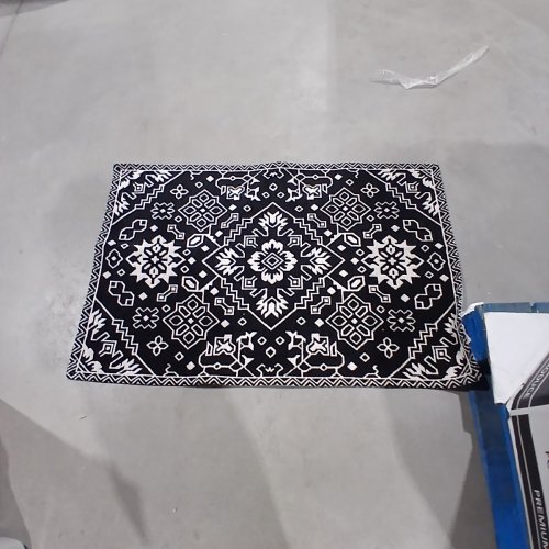 SADIE CHENILE STYLISH ABSTRACT ACCENT RUG - 2.5 FT X 3.7FT - BLACK/WHITE (MODEL: 1992776) image 2